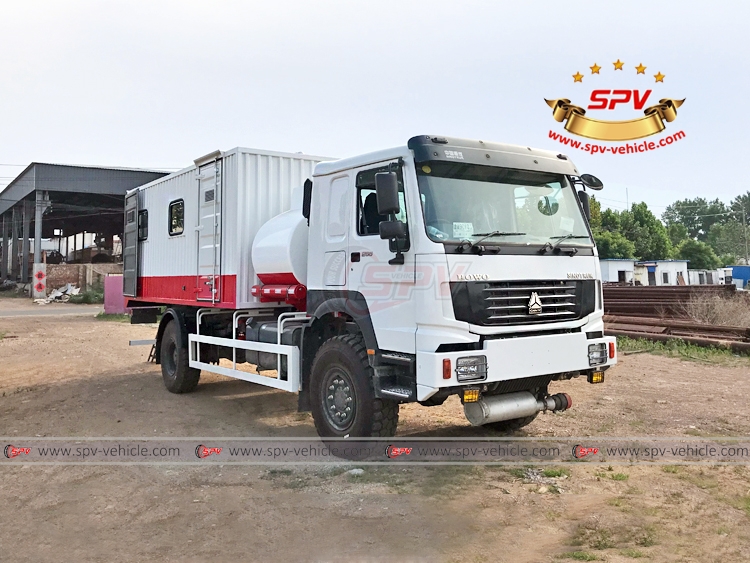 Lubrication Service Truck Sinotruk - RF